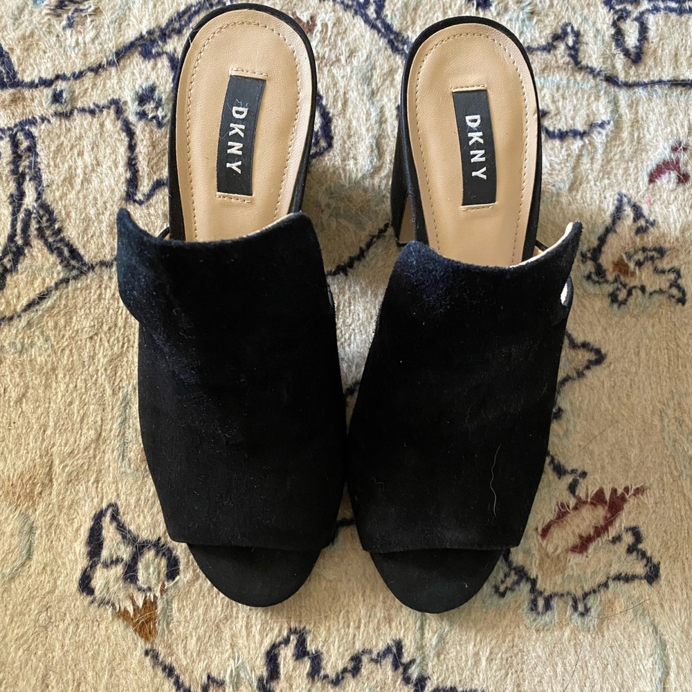 DKNY Women's Black Slide Sandals